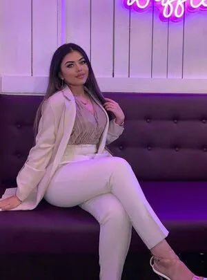 Aishakouserrrr Thumbnail Picture