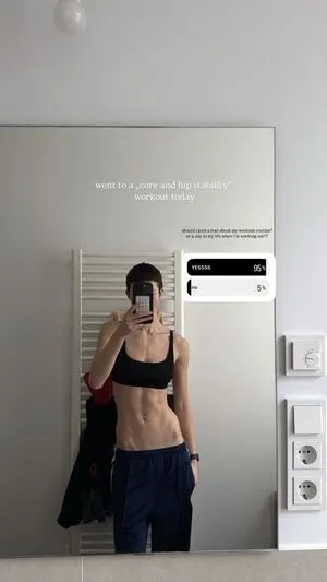 Aleandrafrerk Ale4ndra OnlyFans Leaked Free Thumbnail Picture - #OOSDJyun3l