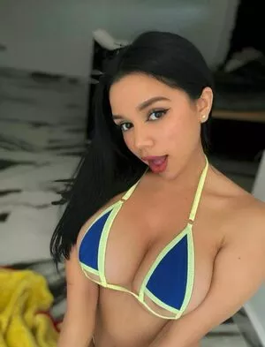 aleidaramirez OnlyFans Leaked Free Thumbnail Picture - #j5l5XYcwIB
