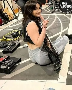 Alejandra Villarreal Thumbnail Picture