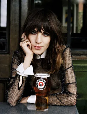Alexa Chung Thumbnail Picture