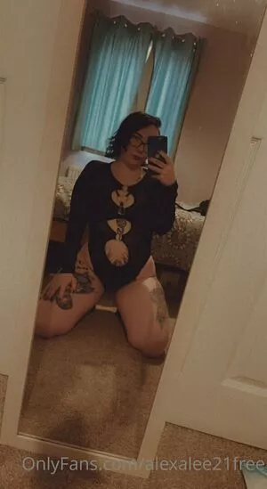 alexa-lee21 OnlyFans Leaked Free Thumbnail Picture - #KGm1IAIFGk