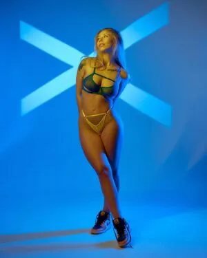 Alexandra Dobryyk Thumbnail Picture