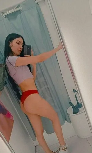 Alexia Braga Thumbnail Picture