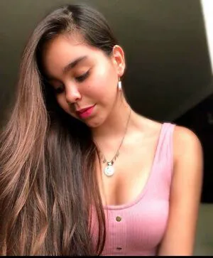 Alexia Guerra Thumbnail Picture