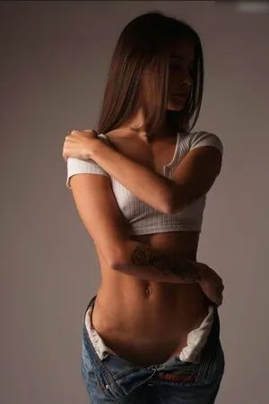 Alexis Bitty Thumbnail Picture