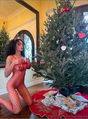 Alexismackenzie Thumbnail Picture
