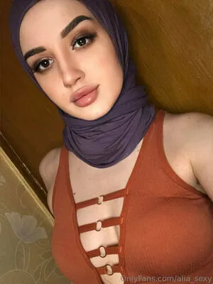 Alia Sexy Thumbnail Picture