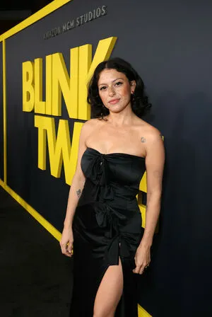 Alia Shawkat Thumbnail Picture