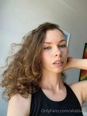 Aliablack OnlyFans Leaked Free Thumbnail Picture - #4YSgKCfxDC