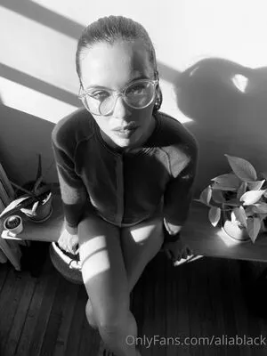 Aliablack OnlyFans Leaked Free Thumbnail Picture - #PhaknIYtrz