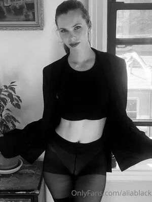 Aliablack OnlyFans Leaked Free Thumbnail Picture - #X6TkFQgykN