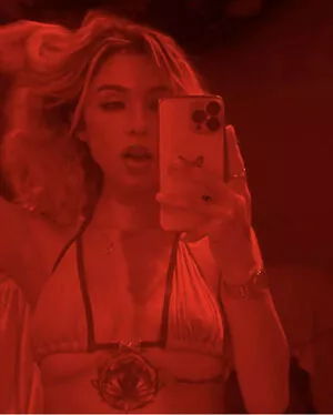 Aliaremyinitials OnlyFans Leaked Free Thumbnail Picture - #YwS0qs51s3