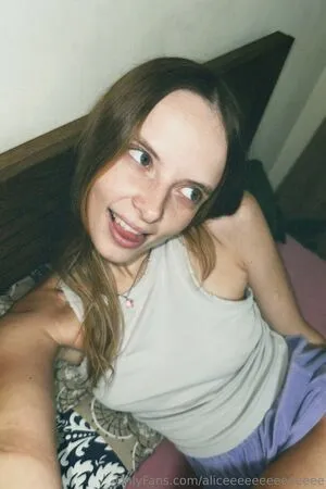 Aliceeeeeeeeeeeeee OnlyFans Leaked Free Thumbnail Picture - #VGeorH5F3p