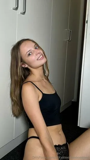 Aliceeeeeeeeeeeeee OnlyFans Leaked Free Thumbnail Picture - #pjdbei63nu