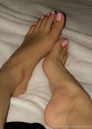 alicezubrowzsnia OnlyFans Leaked Free Thumbnail Picture - #sFD4NLKpO2