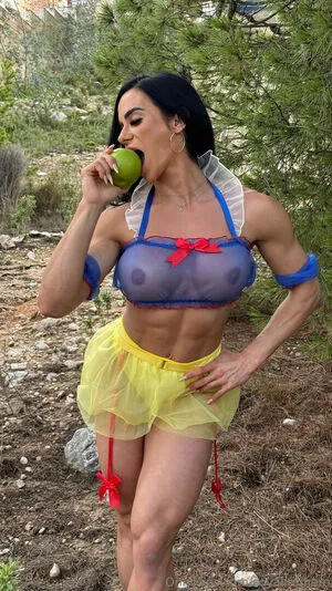 Alicia Romero Thumbnail Picture