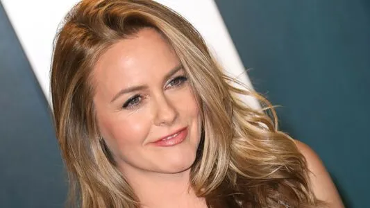 Aliciasilverstone OnlyFans Leaked Free Thumbnail Picture - #NMMo7dYAZs