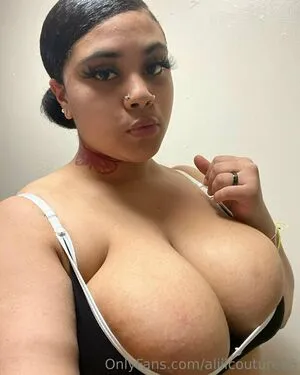 Aliiicouture26 OnlyFans Leaked Free Thumbnail Picture - #lq4C86O2CQ