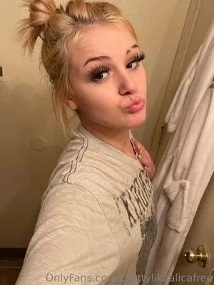 Aliisnowwflake OnlyFans Leaked Free Thumbnail Picture - #D4BECzpRGy