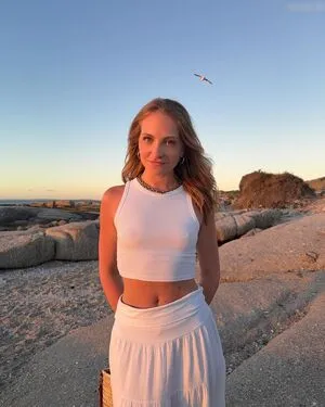 Alina Sophie Holst Thumbnail Picture