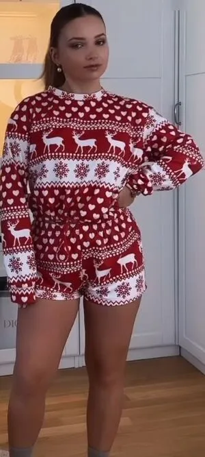 Alinamour OnlyFans Leaked Free Thumbnail Picture - #1vlf73COe5