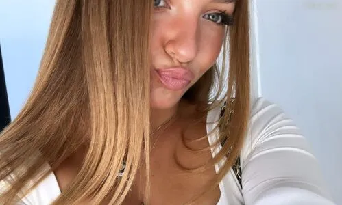 Alinamour OnlyFans Leaked Free Thumbnail Picture - #FpBlZaYtlS