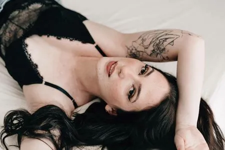 Aline Curti Thumbnail Picture