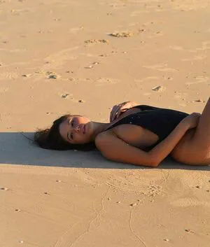 Alisa Lomova Thumbnail Picture