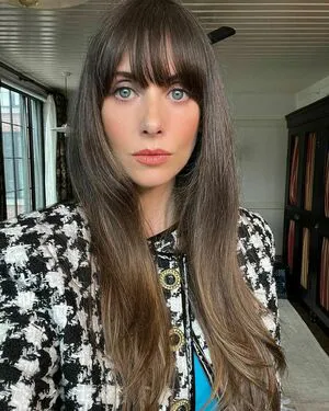 Alison Brie OnlyFans Leaked Free Thumbnail Picture - #cLMInzyckh