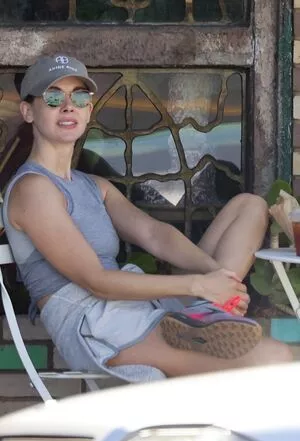 Alison Brie OnlyFans Leaked Free Thumbnail Picture - #skM52bOJm2