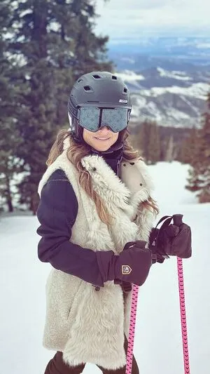 Alison Victoria Thumbnail Picture