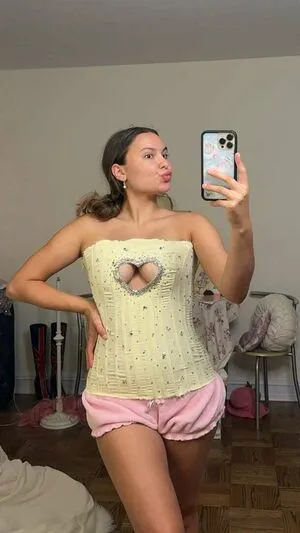 All Vlog Squad Girls Thumbnail Picture