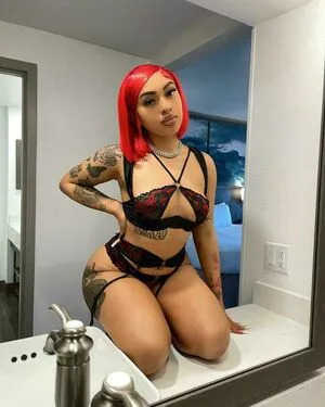 Alli Haas Thumbnail Picture