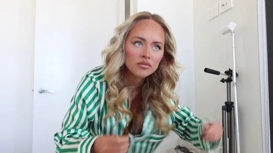 Allie Auton Thumbnail Picture