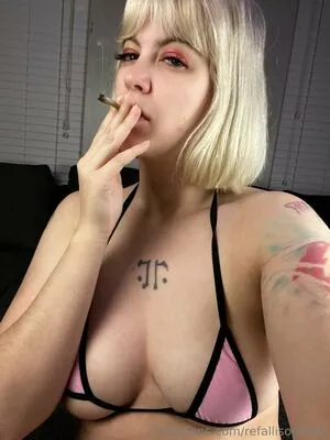 Allison Leigh Thumbnail Picture