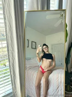 Allybean OnlyFans Leaked Free Thumbnail Picture - #6Y8Bi0LkAa