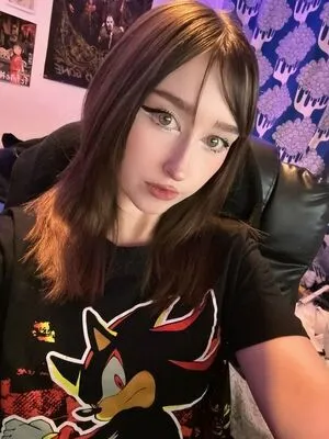 Allykitti Thumbnail Picture