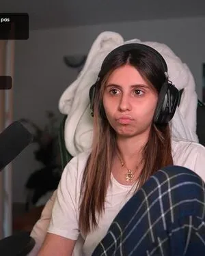 Aloonea OnlyFans Leaked Free Thumbnail Picture - #2TS40wjlGA