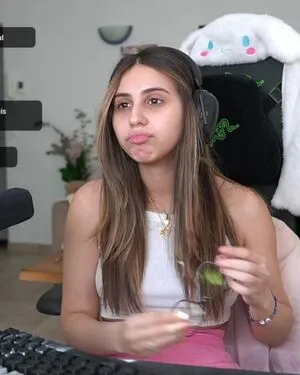 Aloonea OnlyFans Leaked Free Thumbnail Picture - #QSapaglYDM