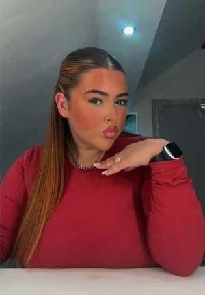 Alyssa Garbett Thumbnail Picture