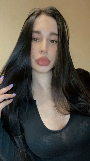 Alyssa Jus Thumbnail Picture