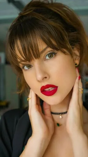 Amanda Cerny Thumbnail Picture