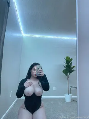 Amanda Flores Thumbnail Picture