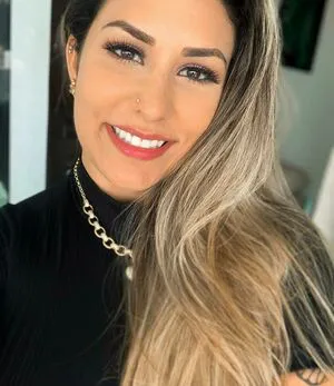 Amanda Mourao Thumbnail Picture