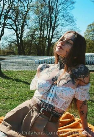 Amanda Mu Thumbnail Picture