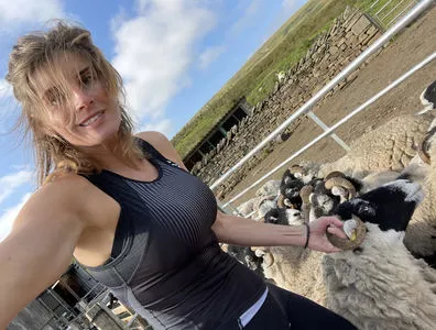 Amanda Owen Profile Thumbnail