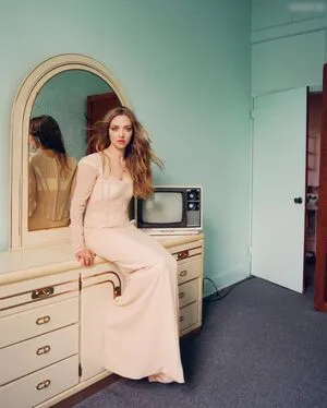 Amanda Seyfried OnlyFans Leaked Free Thumbnail Picture - #9d9ASAxnk4