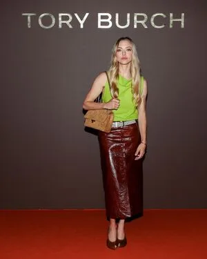Amanda Seyfried OnlyFans Leaked Free Thumbnail Picture - #ZCFjgH2wAC