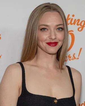 Amanda Seyfried OnlyFans Leaked Free Thumbnail Picture - #a3WrTIN413